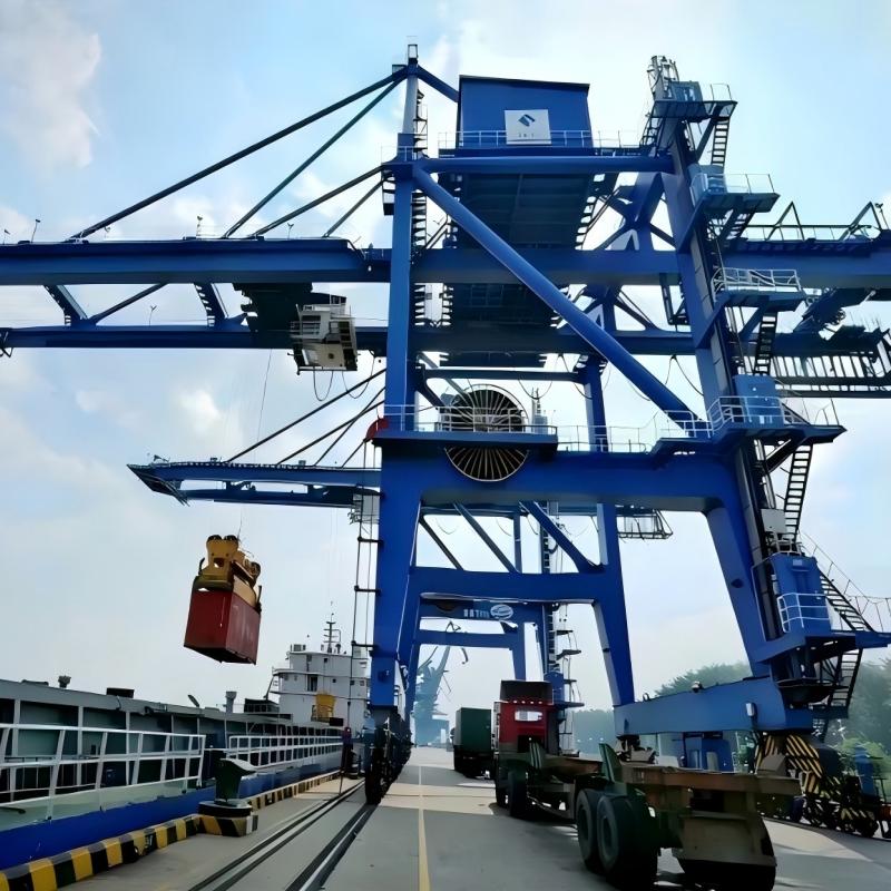 The Role And Use Of Port Crane